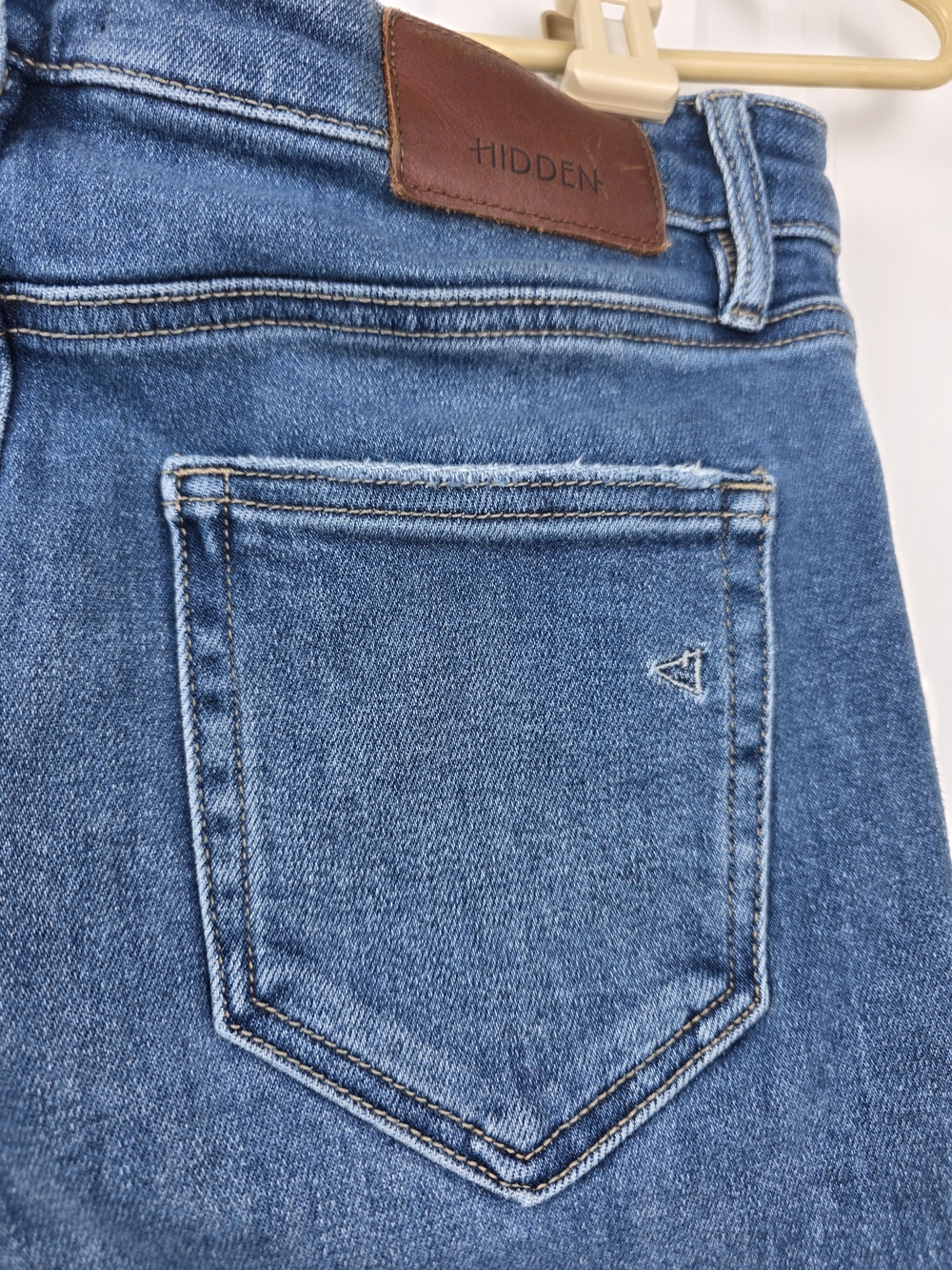 HIDDEN LOS ANGELES High Rise Raw Hem Flare Jeans Sz 28w/26L Dark Wash Ankle Crop - Picture 8 of 14